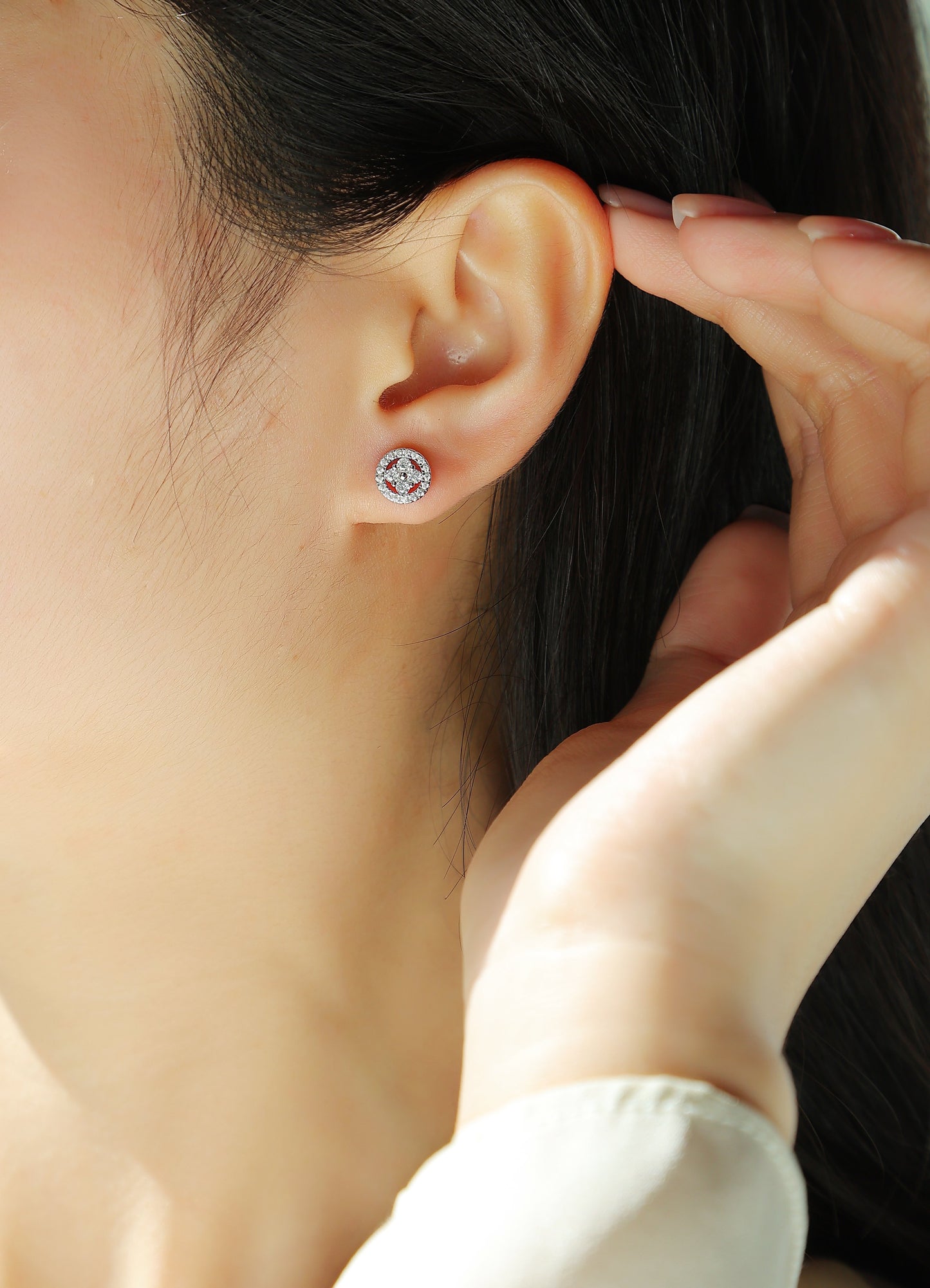 Silver Osmanthus Moissanite Stud Earrings | Platinum-Plated S925 Sterling Silver